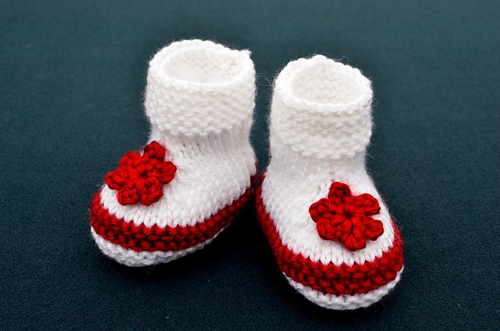 Two Colors Simple Baby Booties