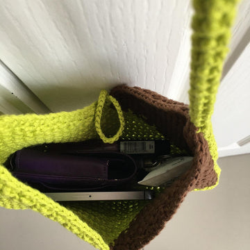 Two Tone V bag