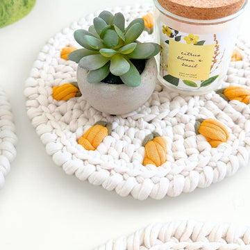 The Tulip Placemat & Doily Set 104