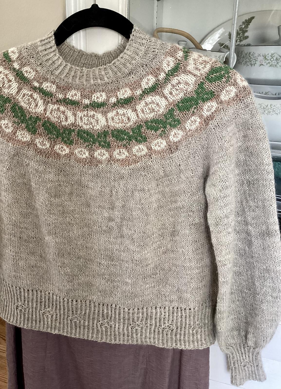 Rosemaaling Pullover
