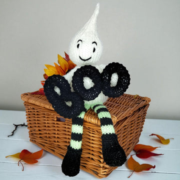 Ghost shelf sitter