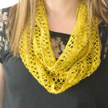 Sunny Lace Cowl