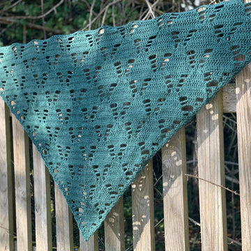 Under the tree shawl