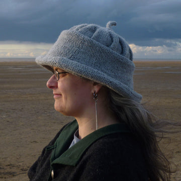 Lancelotta - a very versatile hat