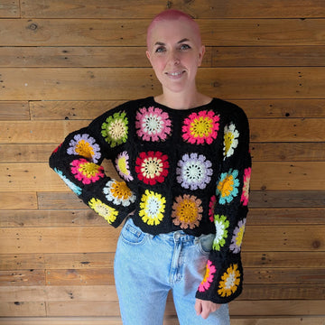 Patchwork Petals Pullver