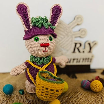 Amigurumi Easter carrot bunny