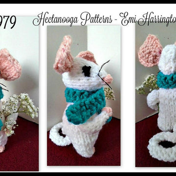 979-Knit Mouse with Bouquet
