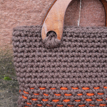 Womens crochet retro bag in Red Heart Lisa Big