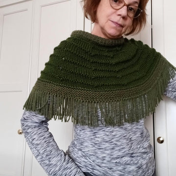 Riverbank Capelet