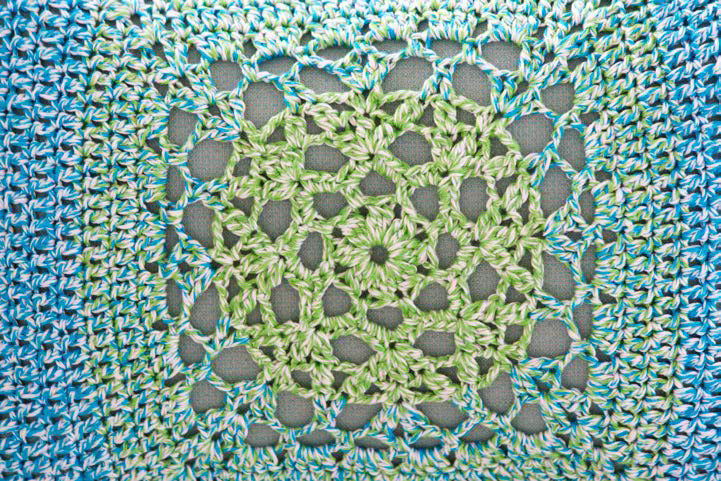 Mod Granny Pillow Front in Aunt Lydia's Baker's Cotton - LC3859 - Downloadable PDF