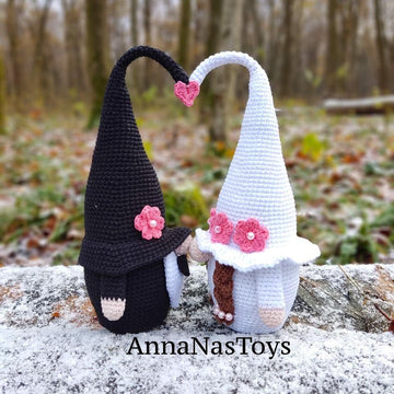 Gnome bride and groom