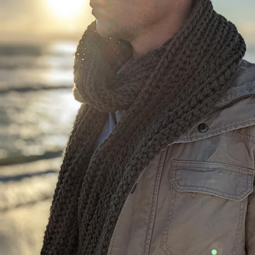 Classic Ribbed Men's Scarf