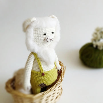 Gosha the White Lion