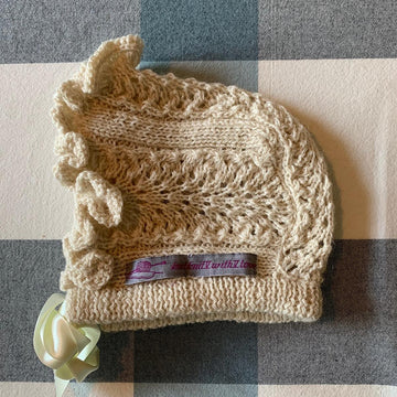 Astrids mössa  Astrids bonnet