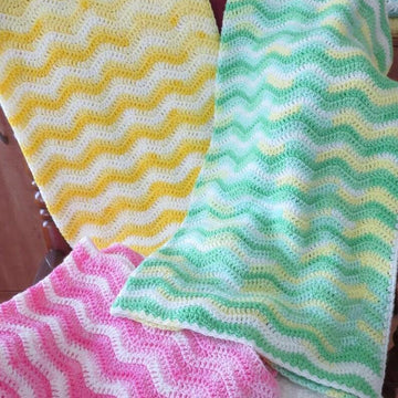 Soft & Wavy Ripple Baby Blanket – Lion Brand Ice Cream (DK weight)