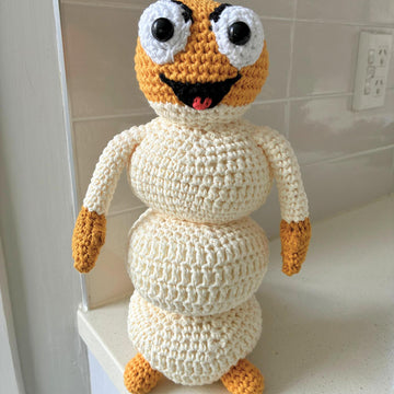 HOLLY THE HUHU GRUB