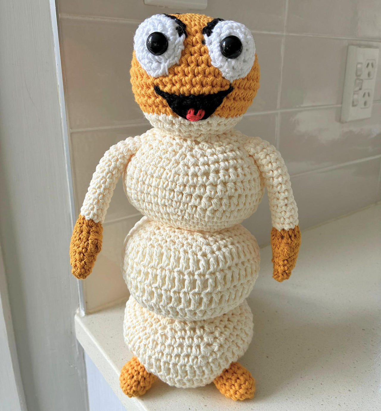 HOLLY THE HUHU GRUB