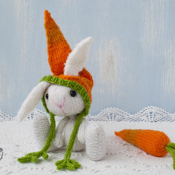 Knitted flat Easter Bunny and carrot