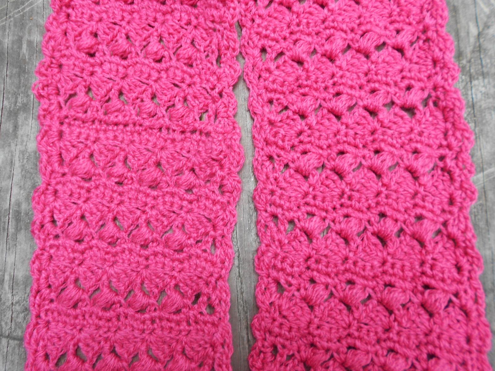 Lacy Pebbles Cowl
