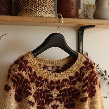 Orchard tales pullover