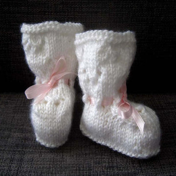 Baby Butterfly Bonnet & Booties Set (DK)