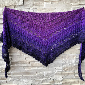 Flat Triangular Scarf "Eunomia"