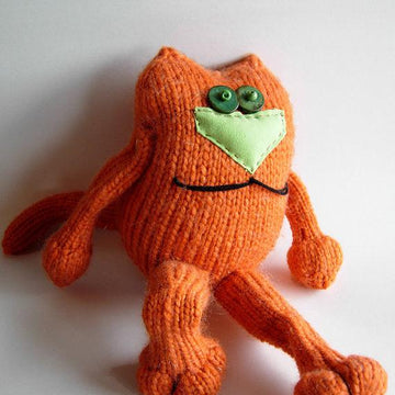 Fat Cat (knitted round)