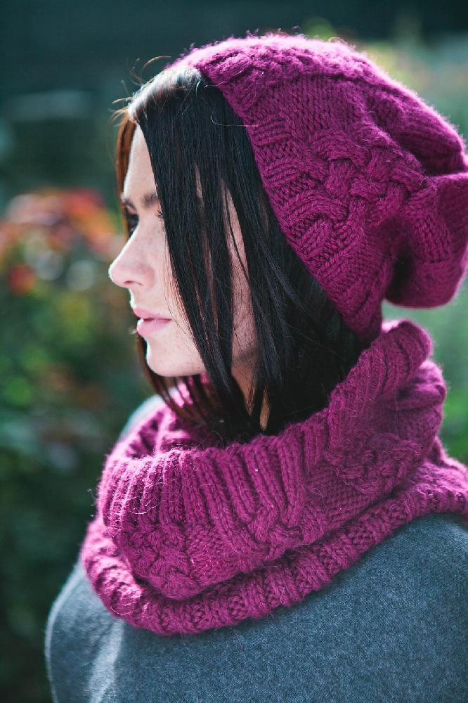 Winterberry Hat and Cowl Set