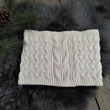 Snowy Trails Cowl