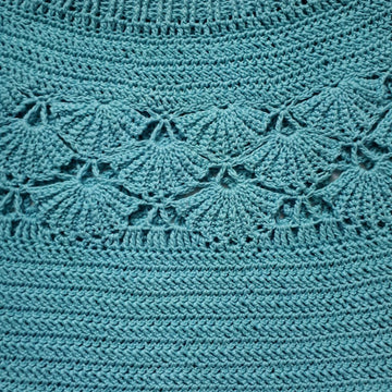 Jumper dreams of the sea
