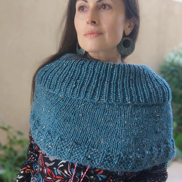 Oceania hooded scarf