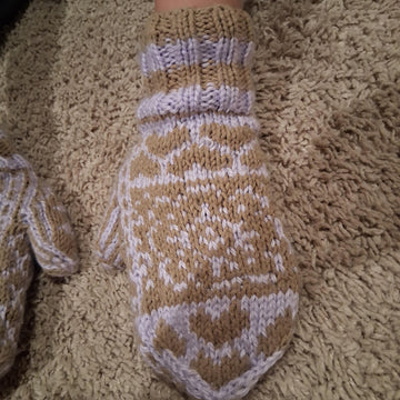 Heartfelt Mitten