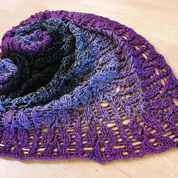 Triangular Scarf "Lytaia"