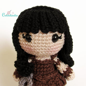 Xena amigurumi doll - crochet pattern by Crochelandia