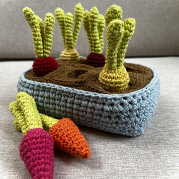 Crochet veggie garden carrots