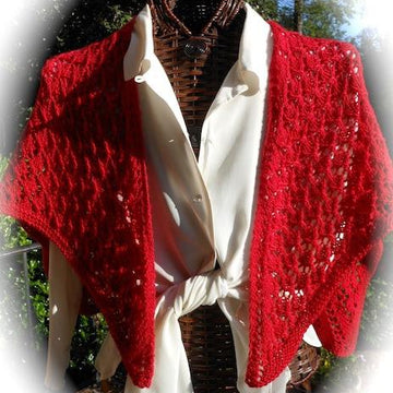STRAWBERRY LEAVES Lace Shawlette