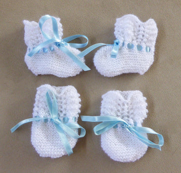 Mackenzie - 4ply booties and mittens