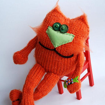 Fat Cat (knitted round)