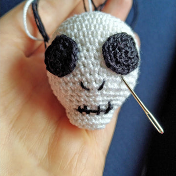 Skull with bones