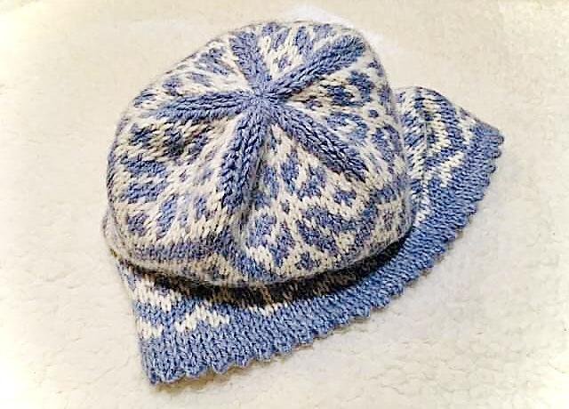 Paper Snowflakes Hat