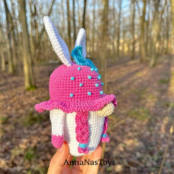 Easter gnome (girl)