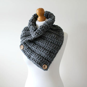 A06 Eliana Cowl