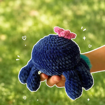 Blue Blossom Crab Amigurumi, Crochet Pattern