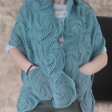 Spiral hexagon pocket scarf