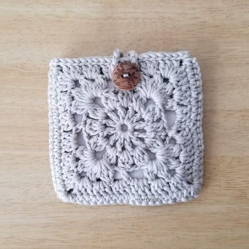 Granny square card holder