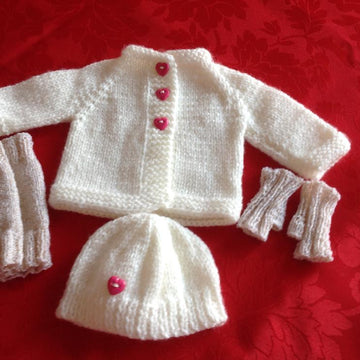 Cosy cardigan and accessories for 18" Dolls.