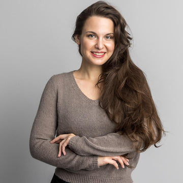 Classic alpaca sweater with V-Neck