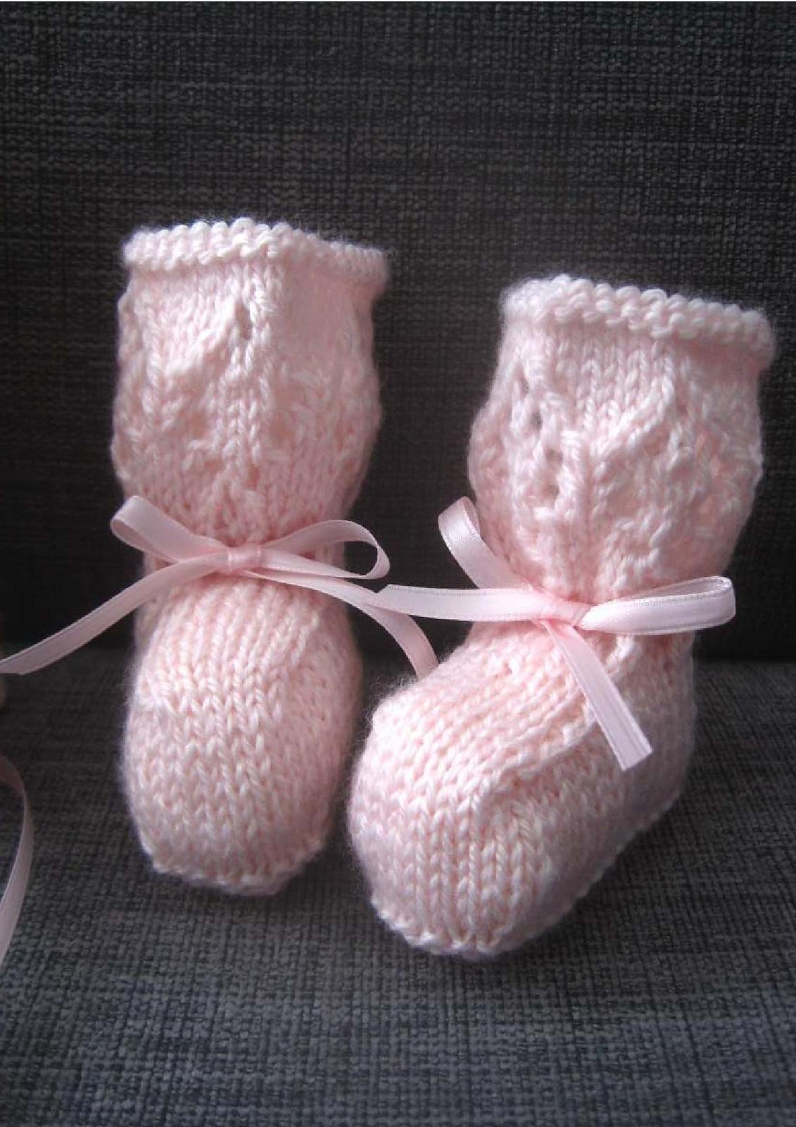 Olivia Bonnet & Booties Set (4-ply)