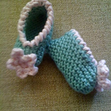 Easy Garter Stitch Booties for Everyone