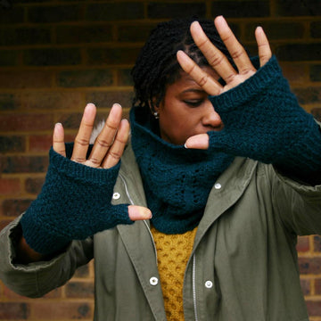 Yzzy Mitts